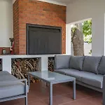 Spacious Claremont Home With Pool Fireplace